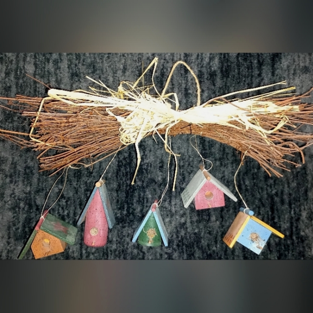 Rustic Birdhouse Decor